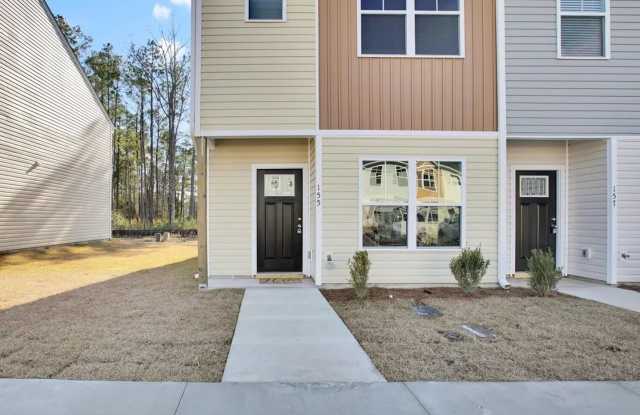 Beautiful unfurnished End unit - 2 bedroom 2.5 bath Townhouse - Holly Ridge Gallery 2