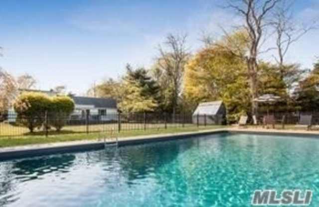 4 Club Lane - 4 Club Lane, Remsenburg-Speonk, NY 11960
