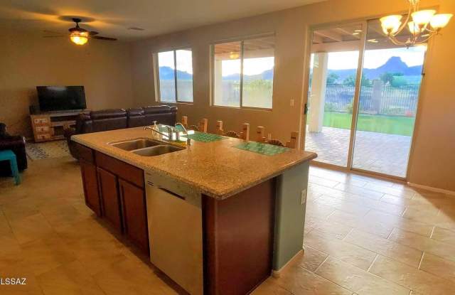 8431 N Douglas Fir Drive Gallery 3