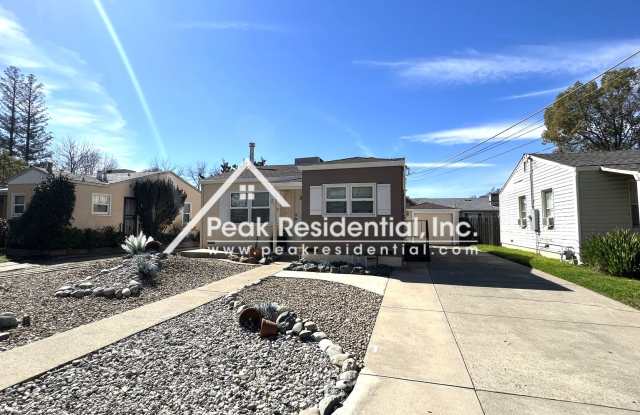 Charming 2bd/1ba House with Garage near UCD Med Center Gallery 4