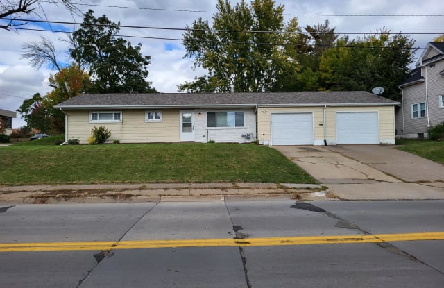1228 W Lombard - 1228 West Lombard Street, Davenport, IA 52804