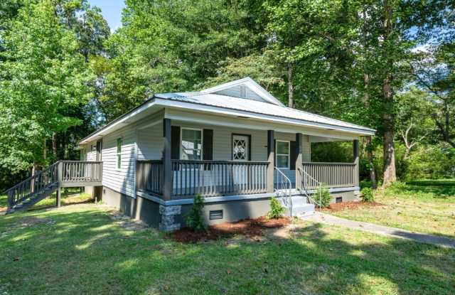 Beautifully Updated 3-Bed, 2-Bath Home in Graysville Gallery 4