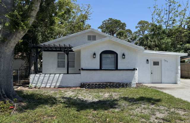 1371 14th St photos photos