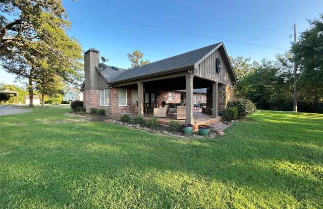 1079 Country Club Road Gallery 4