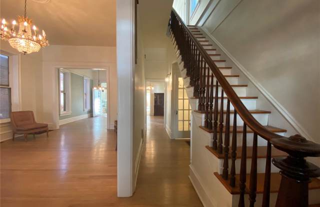 2112 Glenarm Place Gallery 3