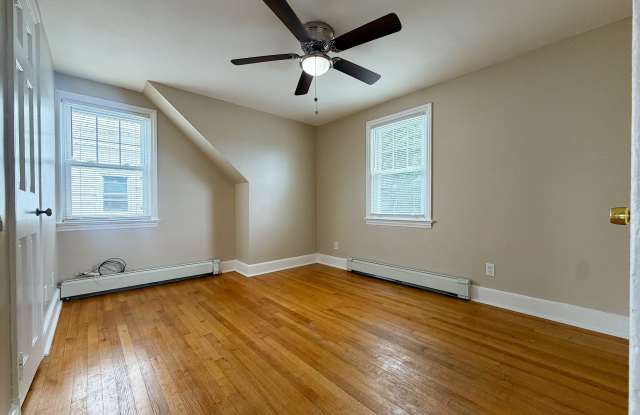 317 Lincoln Avenue Gallery 4