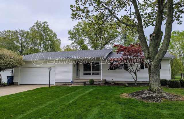 Charming 3-Bedroom Ranch with Spacious Layout  Screened Porch! photos photos