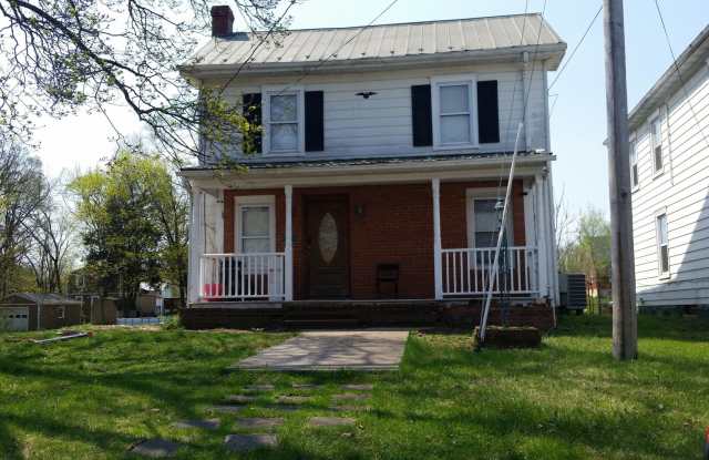 Spacious 3 Bedroom House Available Now! photos photos