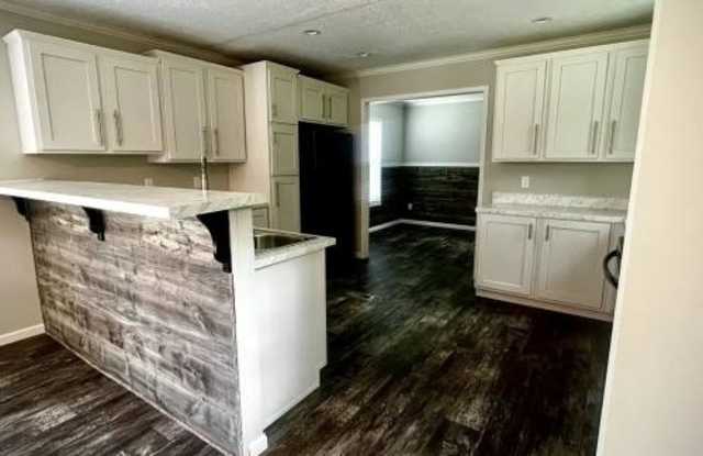 204 Cardinal Avenue - 204 Cardinal Avenue, Troy, AL 36079 204 Cardinal Avenue - 204 Cardinal Avenue, Troy, AL 36079