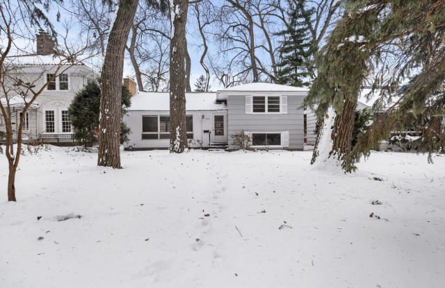 1212 Summit Ave - 1212 Summit Avenue, St. Paul, MN 55105