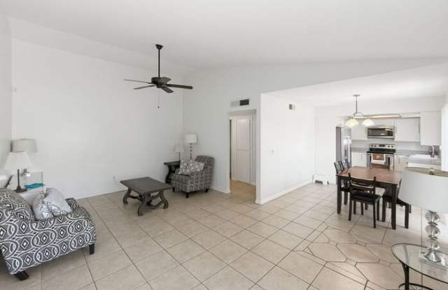 121 West Loma Vista Drive Gallery 4