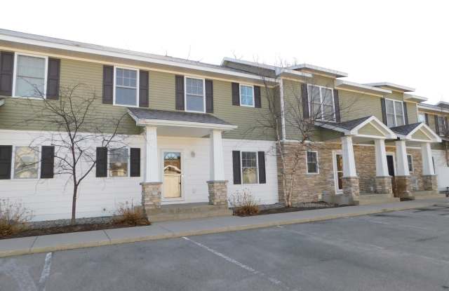 Modern 2-Story Townhome Condo with Resort-Style Amenities! - 1505 Kent Street, Grand Traverse County, MI 49686