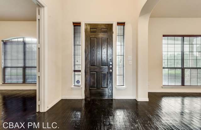 7925 Aspermont Drive Gallery 3