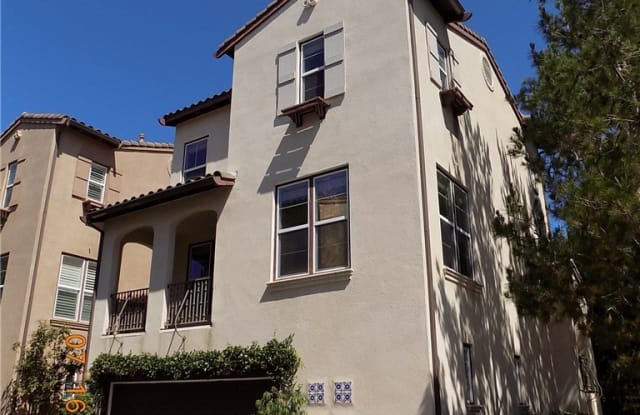 9 Tall Oak - 9 Tall Oak, Irvine, CA 92603