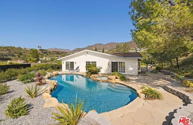250 Surfview Dr Gallery 1