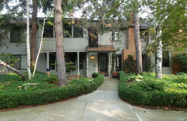 Private Patio Oasis - 991 East Strawberry Lane, Boise, ID 83712 Private Patio Oasis - 991 East Strawberry Lane, Boise, ID 83712