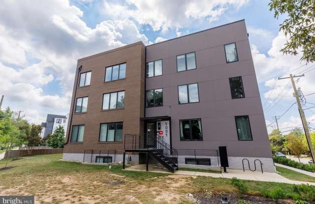 1001 BRYANT STREET NE photos photos