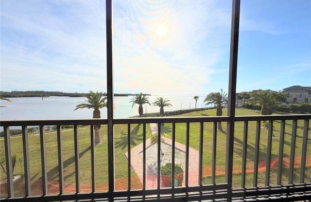 4550 BAY BOULEVARD photos photos