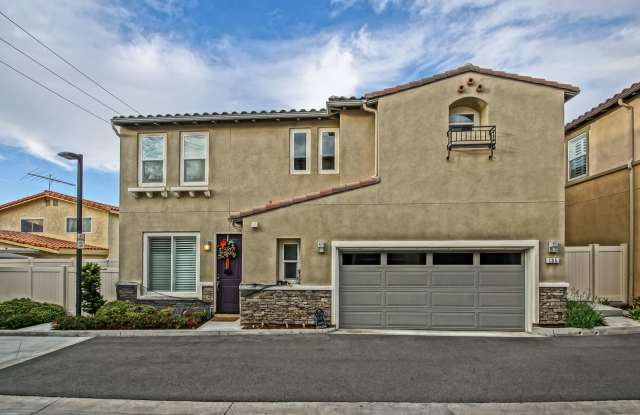 NEWER, BRIGHT  MODERN, FREE-STANDING CORNER LOT HOME W/ OPEN GREAT ROOM LIVING SPACE, SPACIOUS YARD/PATIO  2-CAR GARAGE ON “CYPRESS POINTE” PRIVATE CUL-DE-SAC STREET! - 26039 Cypress Street, Lomita, CA 90717