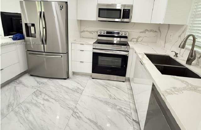 5130 Southwest 40th Avenue - 5130 Southwest 40th Avenue, Dania Beach, FL 33314 5130 Southwest 40th Avenue - 5130 Southwest 40th Avenue, Dania Beach, FL 33314