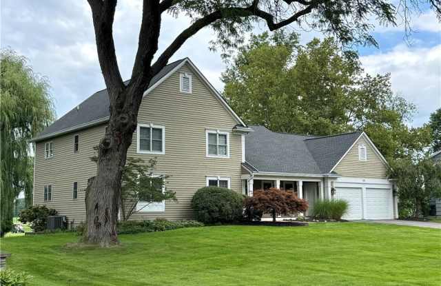 92 N Country Club Drive photos photos