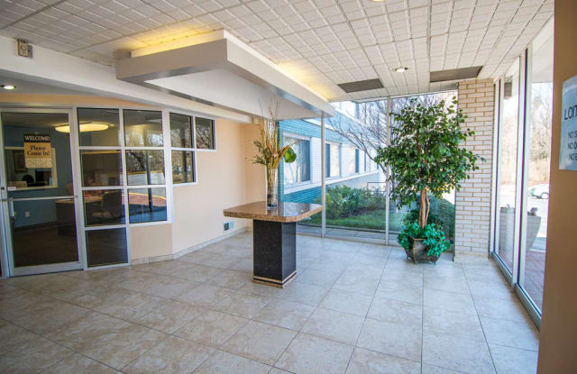 8600 Apartments Gallery 4