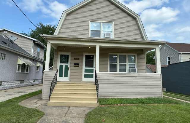 5 bedroom home near Lincoln Park and Uptown photos photos