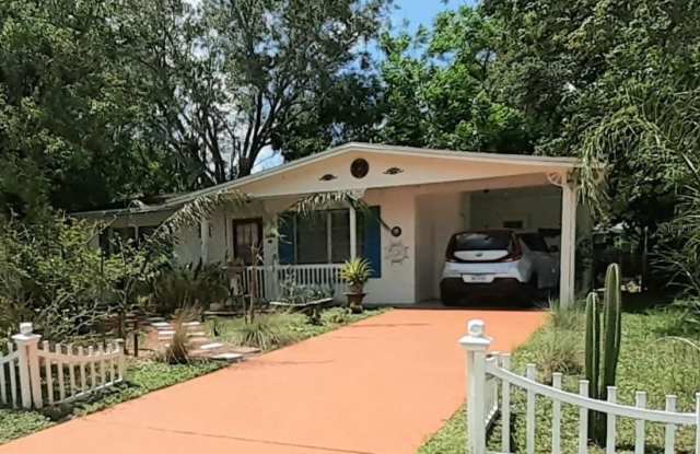 3828 HAWKEYE CIRCLE - 3828 Hawkeye Circle, Sarasota, FL 34232