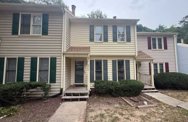 Newly Remodeled 2BD, 2.5BA North Raleigh Townhome in a Prime Location Near Interstates, North Hills, and Crabtree Valley Mall photos photos