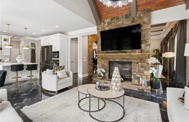 2660 Springbluff Court Gallery 4