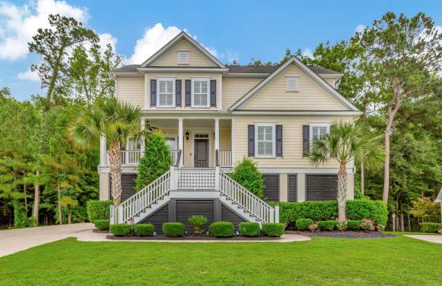 Elevated Home in The Club at Legends Oaks Plantation photos photos
