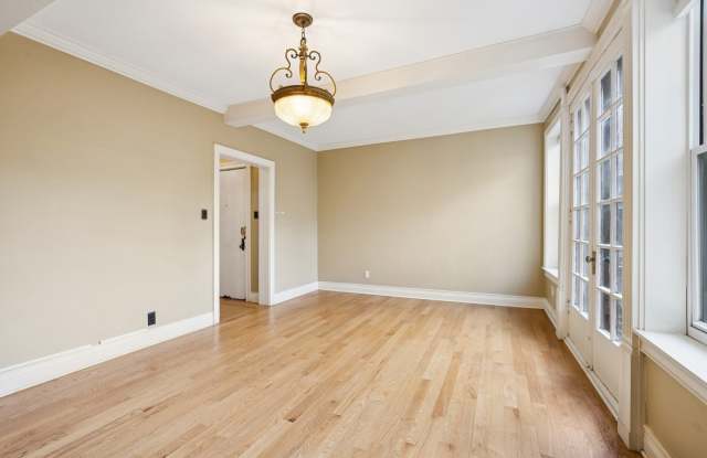 2315 N Commonwealth Avenue Gallery 4