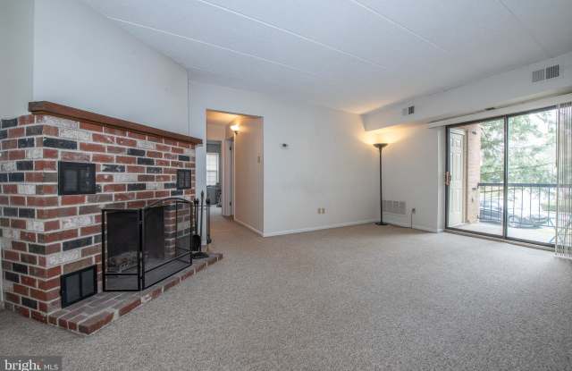 1423 WASHINGTON PLACE Gallery 2