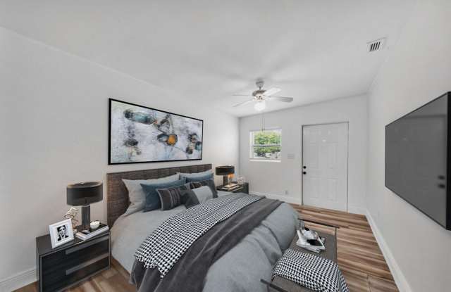 526 W Perry Street photos photos