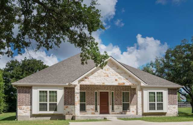 Currently occupied until July 31, 2026 photos photos Currently occupied until July 31, 2026 photos photos