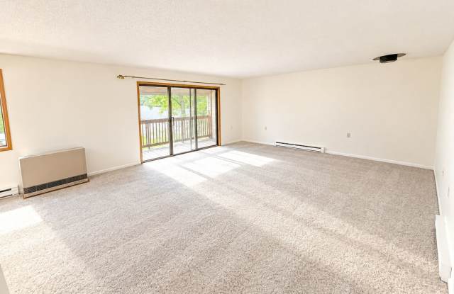 Spacious 2-Bedroom Condo in South Burlington Gallery 1