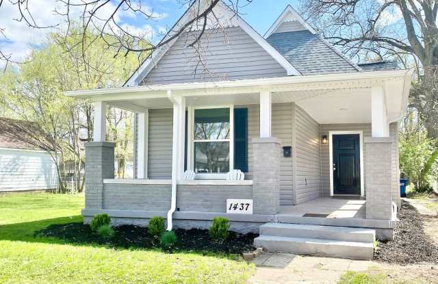 Beautifully Updated North-Side Home – 3 Bedrooms, Large Yard & More! Gallery 1