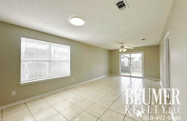 Charming 3br 2 bath Located 4 miles from NAS Back Gate photos photos