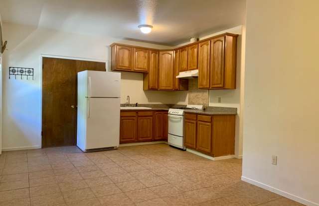 Back to School Special ALL Utilities Paid in Turlock photos photos