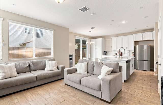 1118 Elevations Wy W Gallery 4