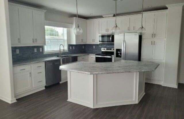 2505 E Bay Dr Gallery 2