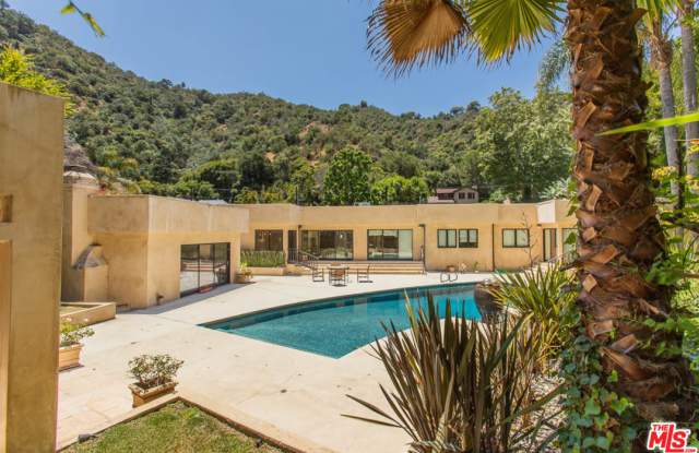 1634 Benedict Canyon Dr Gallery 4