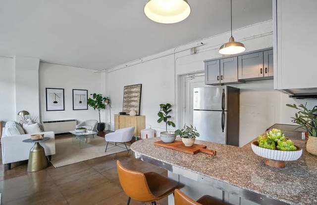 215 W 7th St photos photos