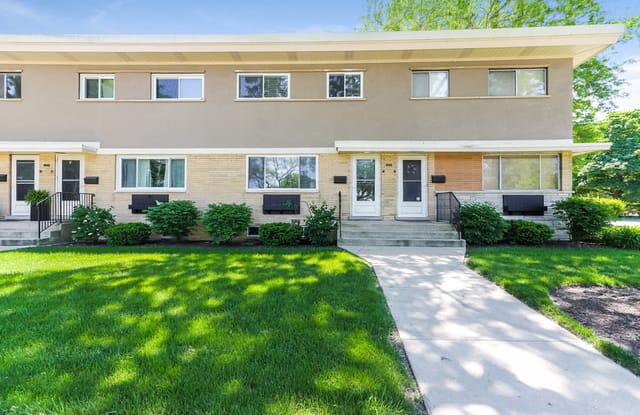 602 South Milwaukee Avenue - 602 North Milwaukee Avenue, Libertyville, IL 60048