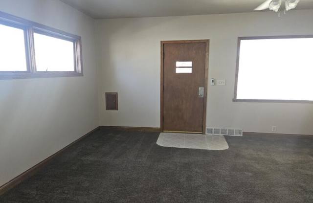 721 West Lawrence Street - 721 Gallery 3