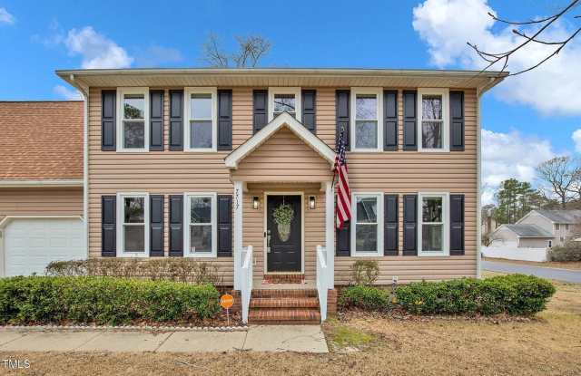 Charming 3BR House in Fayetteville - 7717 Charring Cross Lane, Fayetteville, NC 28314