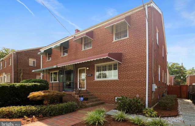 4976 SARGENT RD NE Gallery 2