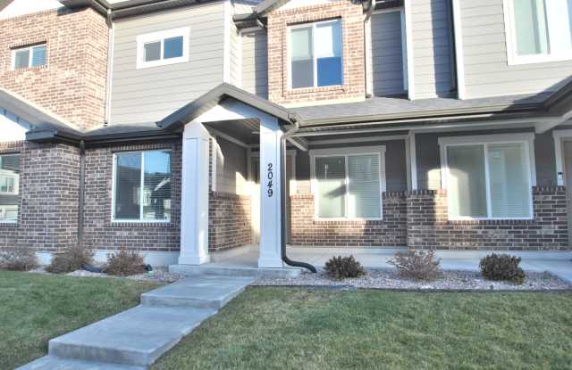 Bright & Spacious 3 Bedroom 2.5 Bathroom Townhome located at 2049 N 380 E, North Logan, UT 84341 photos photos