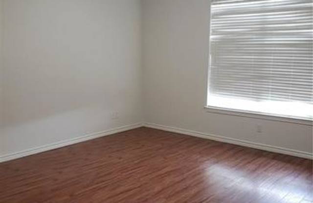 585 Calvert Court Gallery 3