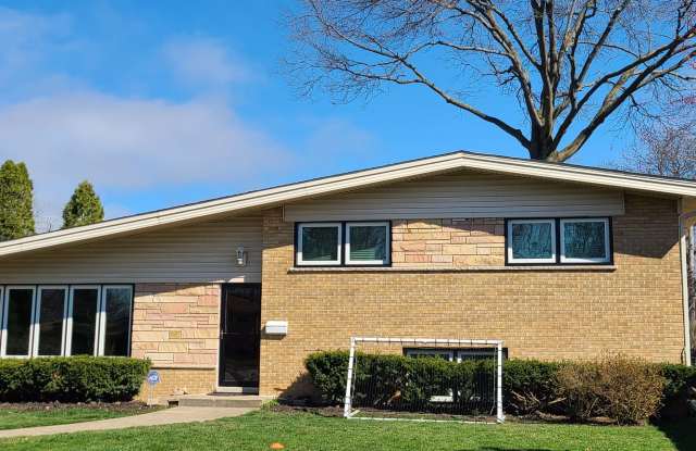 Beautiful Wilmette 3 bed 2 bath home in New Trier School District photos photos